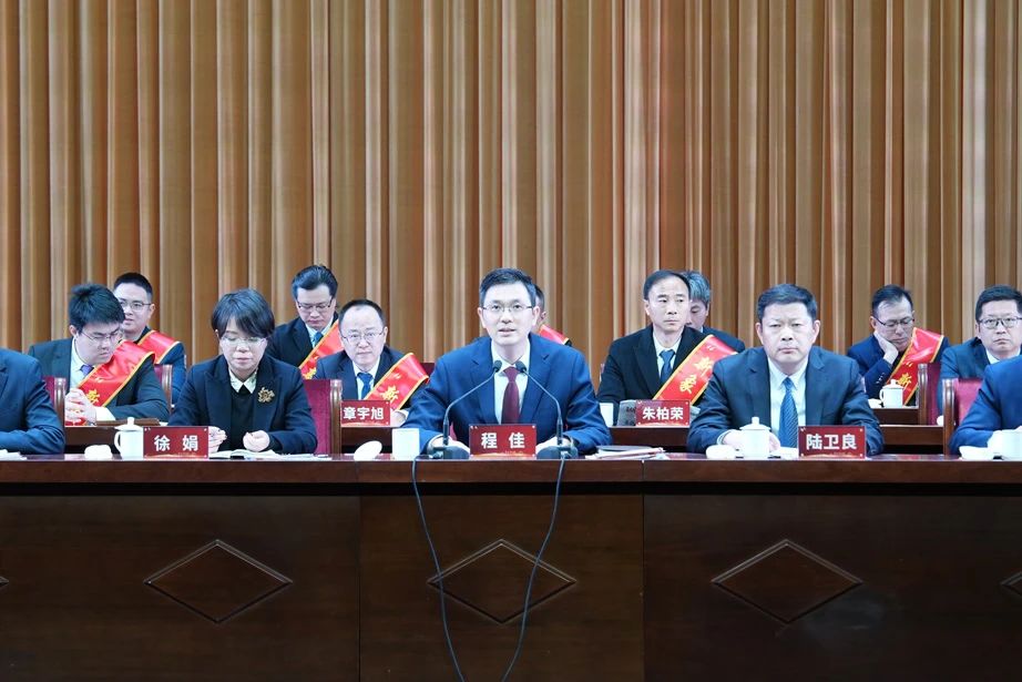 開門紅 | 巨人集團獲區多項表彰 開門紅 | 巨人集團獲區多項表彰