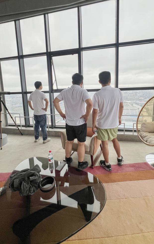 塔下再聚首 攀登勢(shì)正雄——巨龍電梯試驗(yàn)塔第六屆登高跑開賽 塔下再聚首 攀登勢(shì)正雄——巨龍電梯試驗(yàn)塔第六屆登高跑開賽