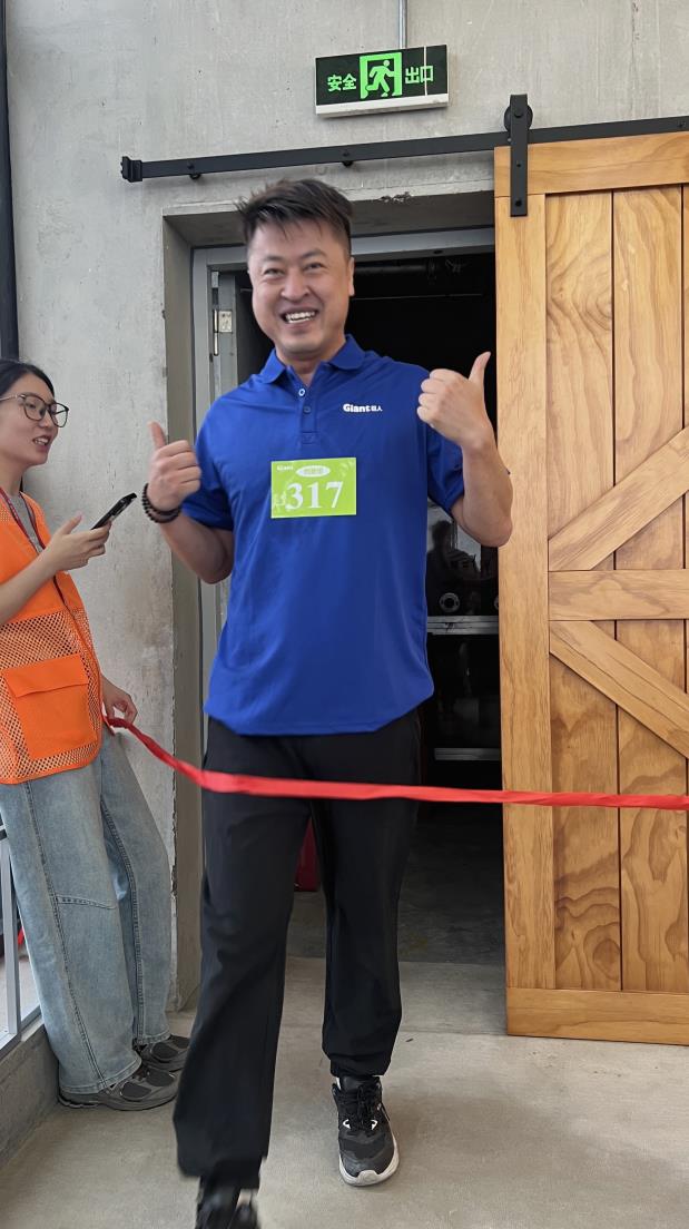 塔下再聚首 攀登勢(shì)正雄——巨龍電梯試驗(yàn)塔第六屆登高跑開賽 塔下再聚首 攀登勢(shì)正雄——巨龍電梯試驗(yàn)塔第六屆登高跑開賽