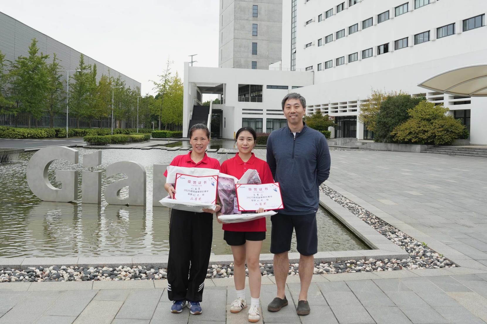 塔下再聚首 攀登勢(shì)正雄——巨龍電梯試驗(yàn)塔第六屆登高跑開賽 塔下再聚首 攀登勢(shì)正雄——巨龍電梯試驗(yàn)塔第六屆登高跑開賽